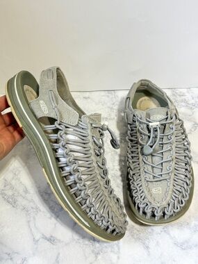 Keen Men's UNEEK gray bungee cord sling back Sneaker hiking water trail 10.5